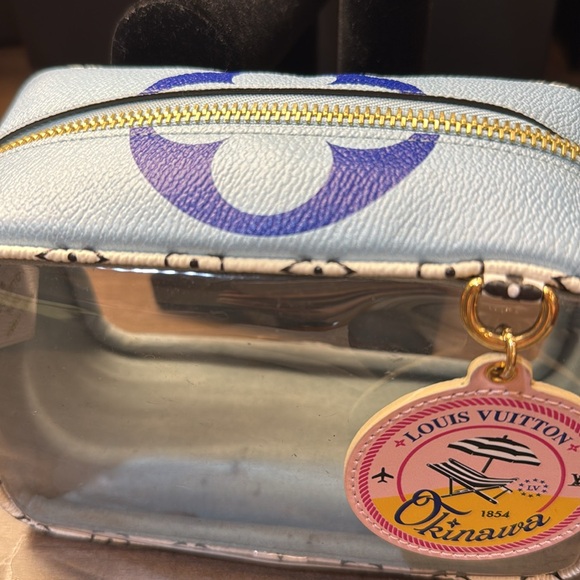 Louis Vuitton Louis Vuitton Monogram Beach Pouch Resort Okinawa - Picture 10 of 16